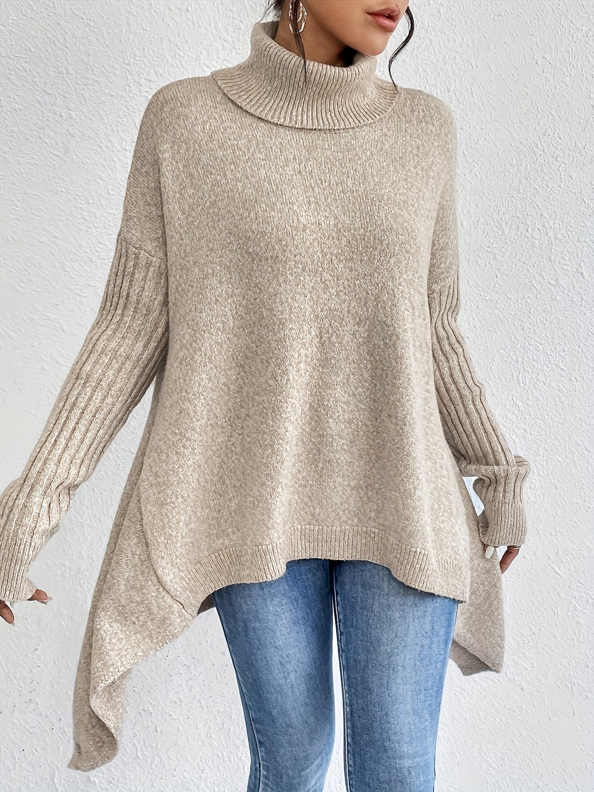 PHYLLIS | Turtleneck with a high-low hem