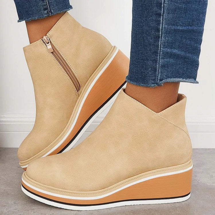 BERNADETTE | Ankle boots with a slip resistant sole