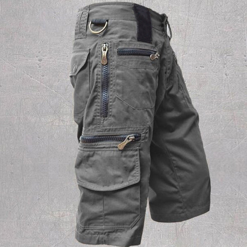 CAROLYN | Cargo shorts with multiple pockets