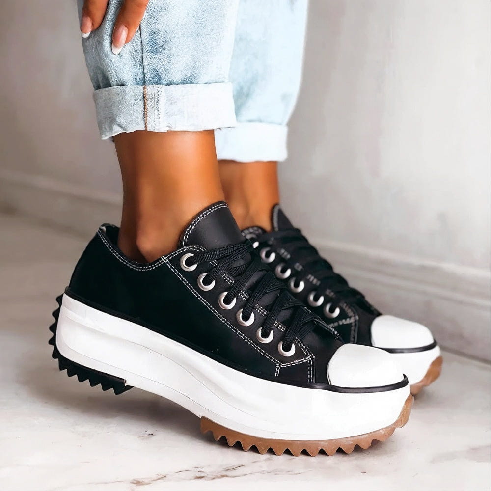 JUDITH | Casual shoes on a light platform