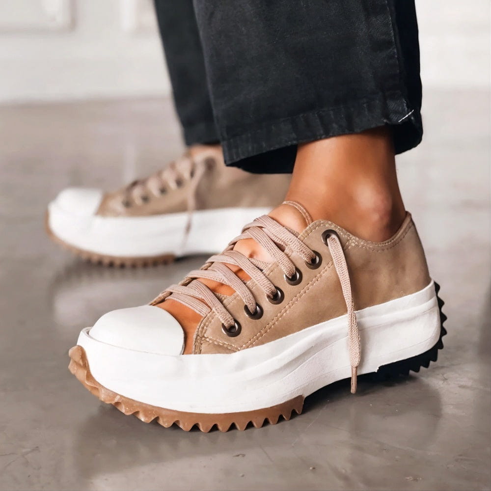 JUDITH | Casual shoes on a light platform