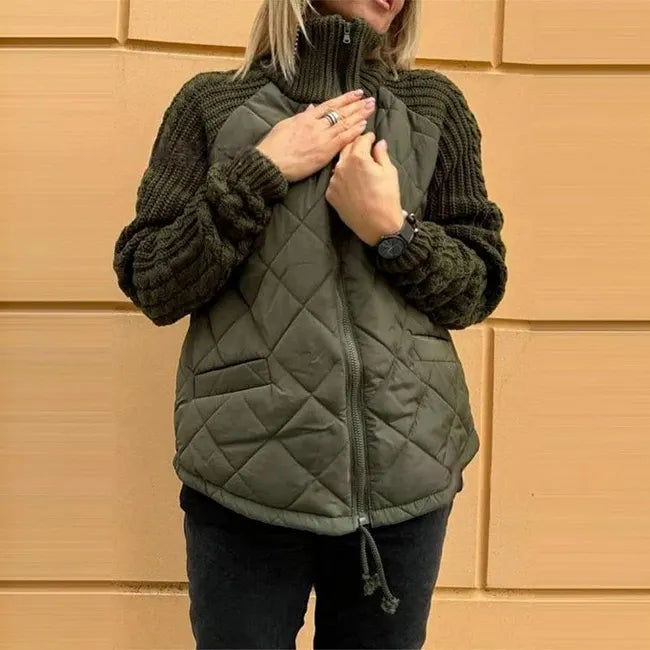 AUDREY | Quilted front with knitted sleeves