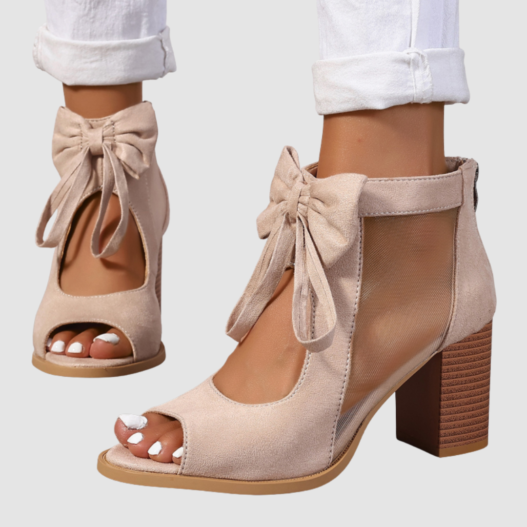 ROSEMARY | Closed shoes on a mid low heel