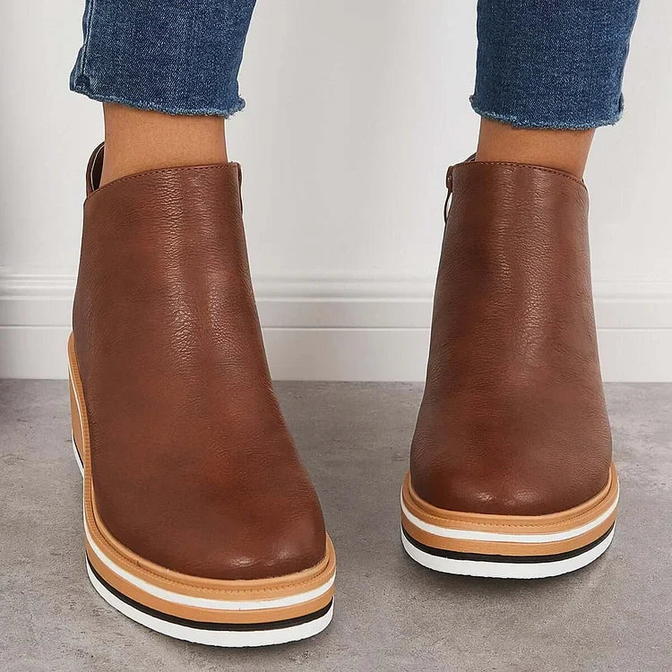 BERNADETTE | Ankle boots with a slip resistant sole