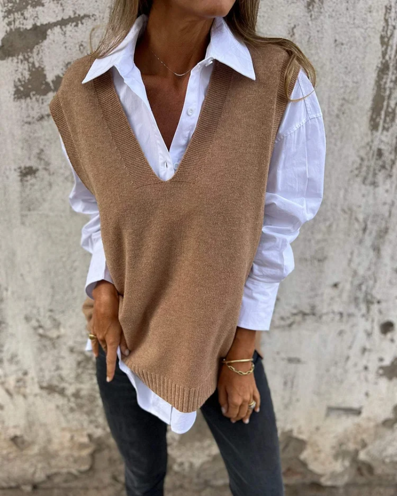 EVELYN | Sleeveless V-neck to layer over a shirt