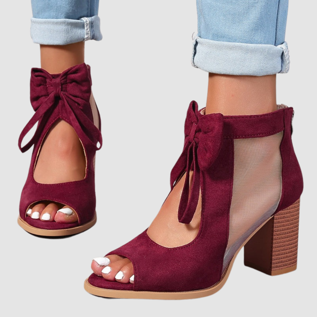 ROSEMARY | Closed shoes on a mid low heel