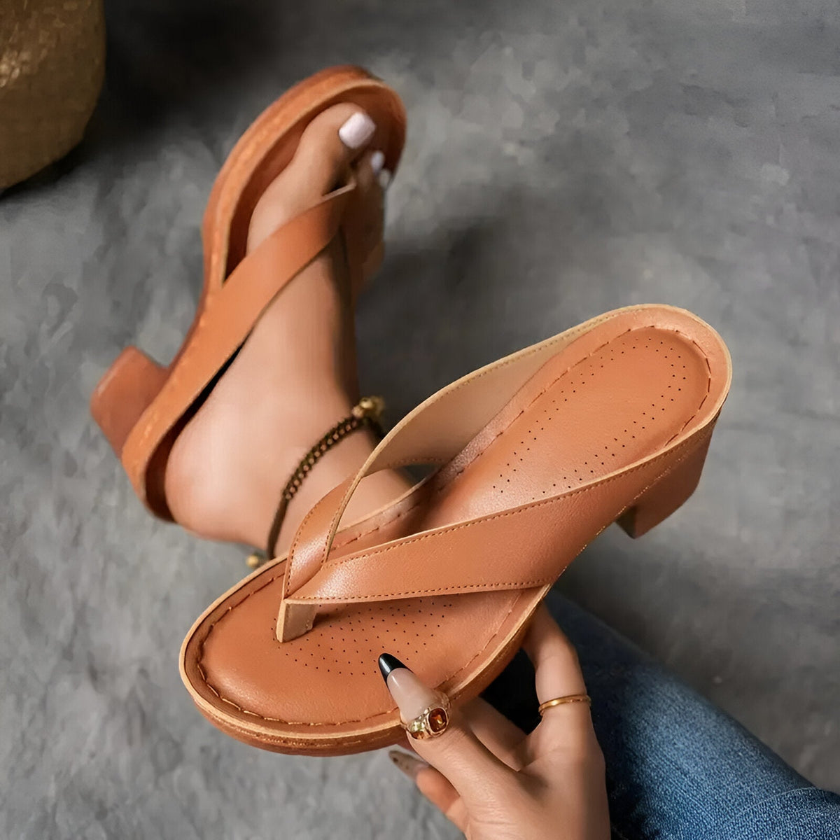 GLORIA | Slide mules with no fastening