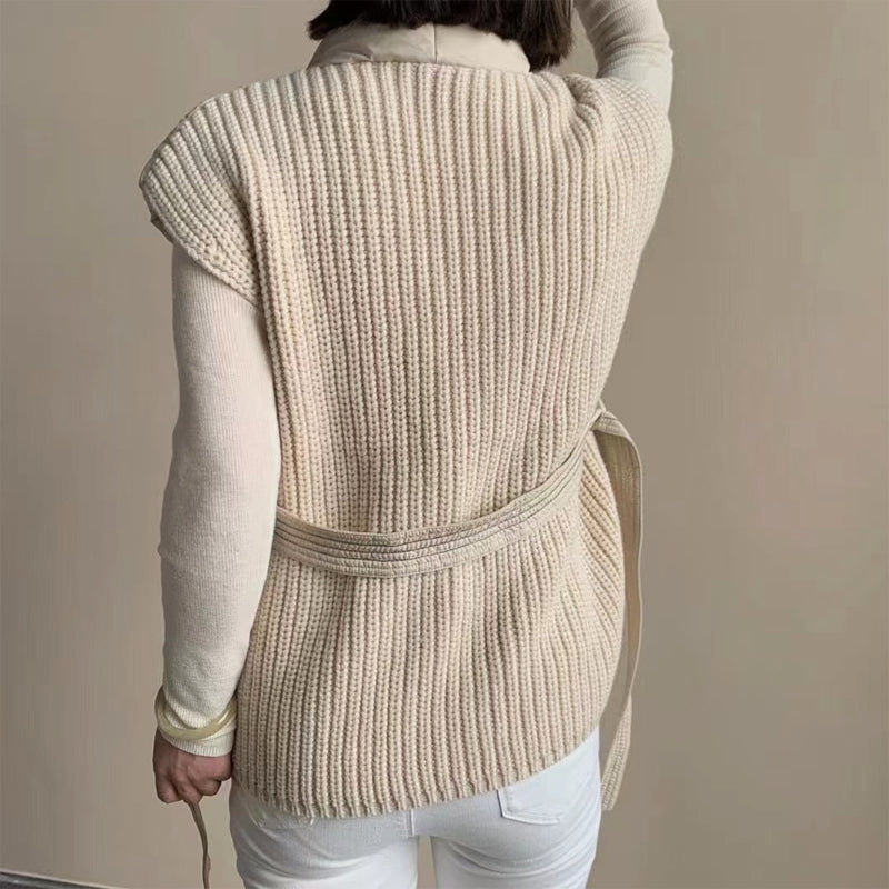 WANDA | Quilted sleeveless wrap vest