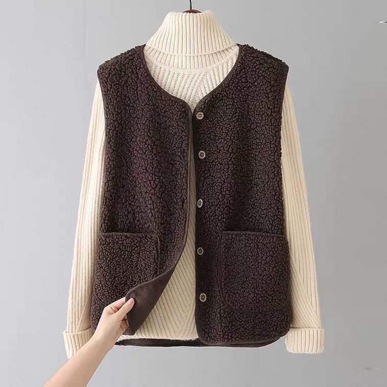 DOROTHY | Sleeveless cardigan with two pockets