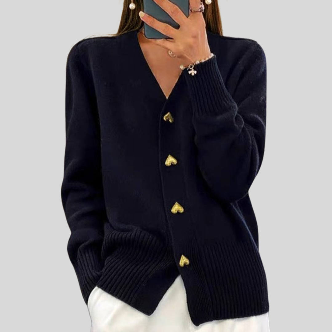 EILEEN | V-neck with heart buttons