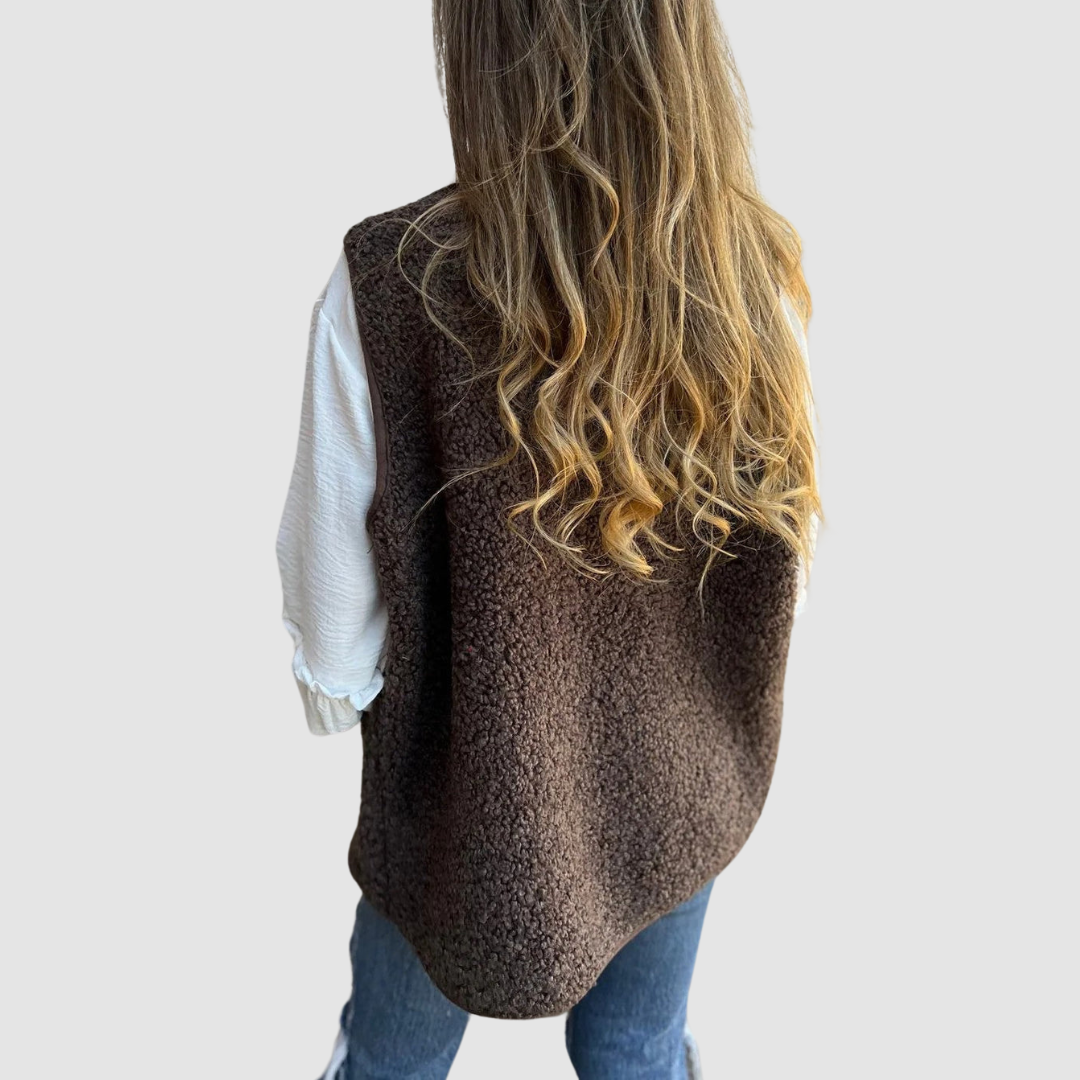 ARLENE | Sleeveless vest that buttons up