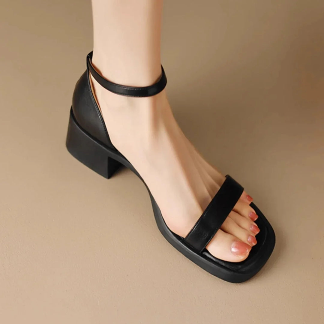 COLLEEN | Block heel sandals with an adjustable strap