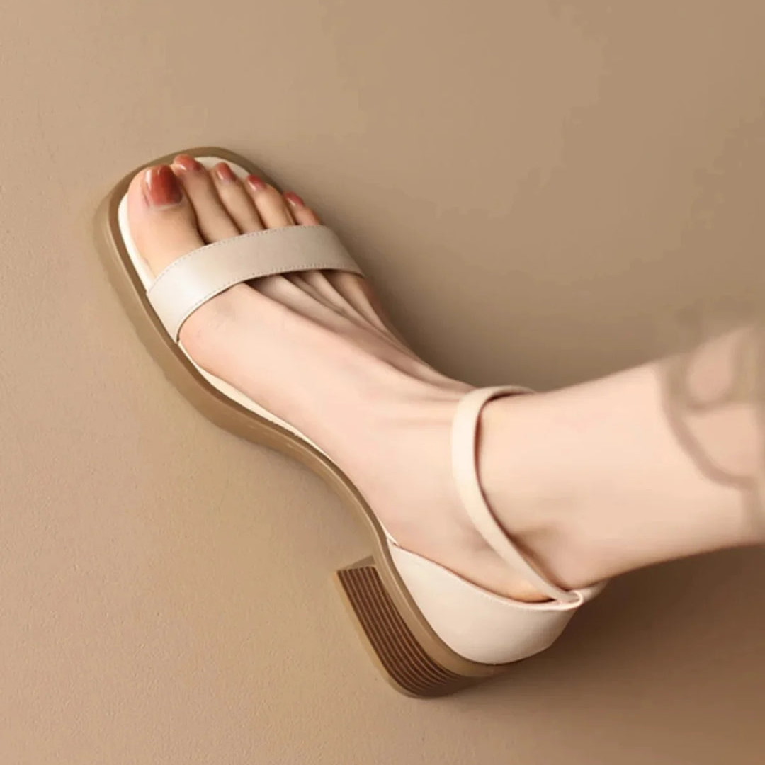 COLLEEN | Block heel sandals with an adjustable strap