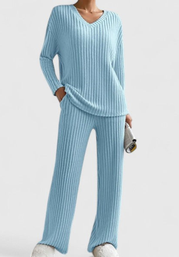 HELEN | V-neck sweater with wide-leg pants