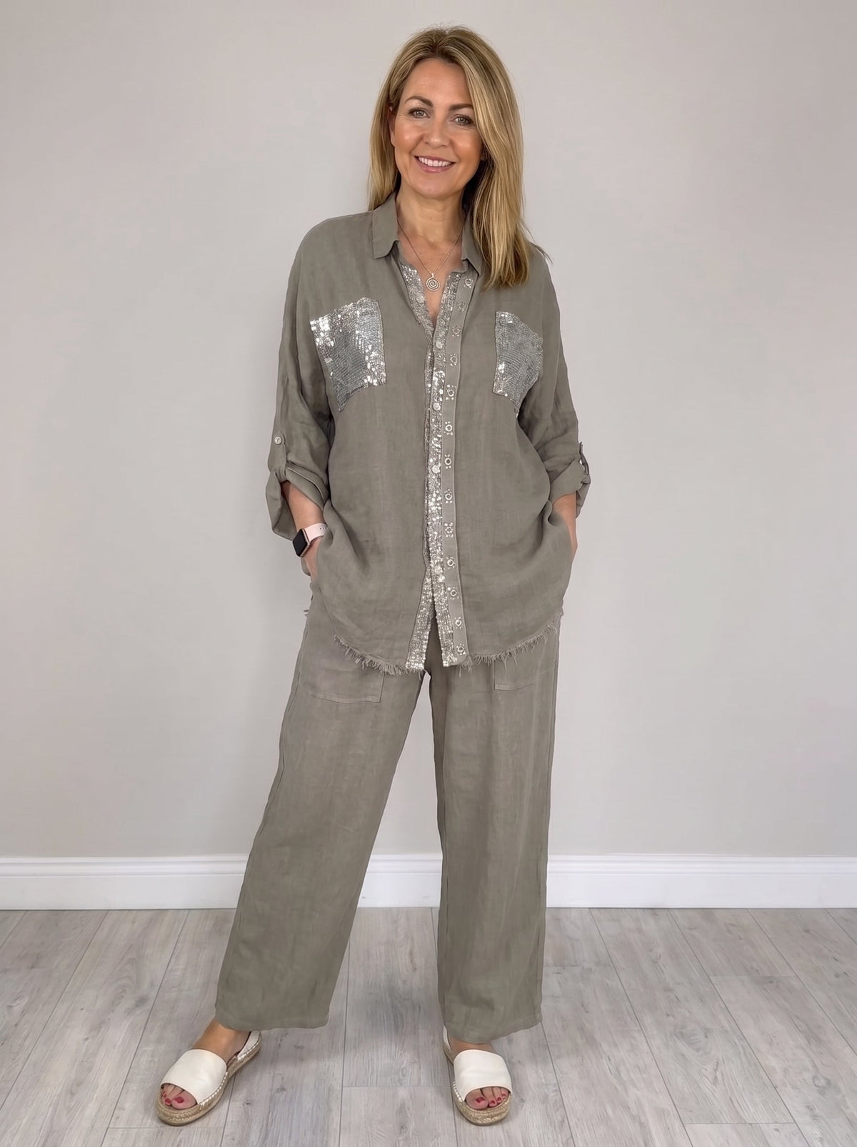 JOANNE | Sequin-trimmed blouse with wide-leg pants