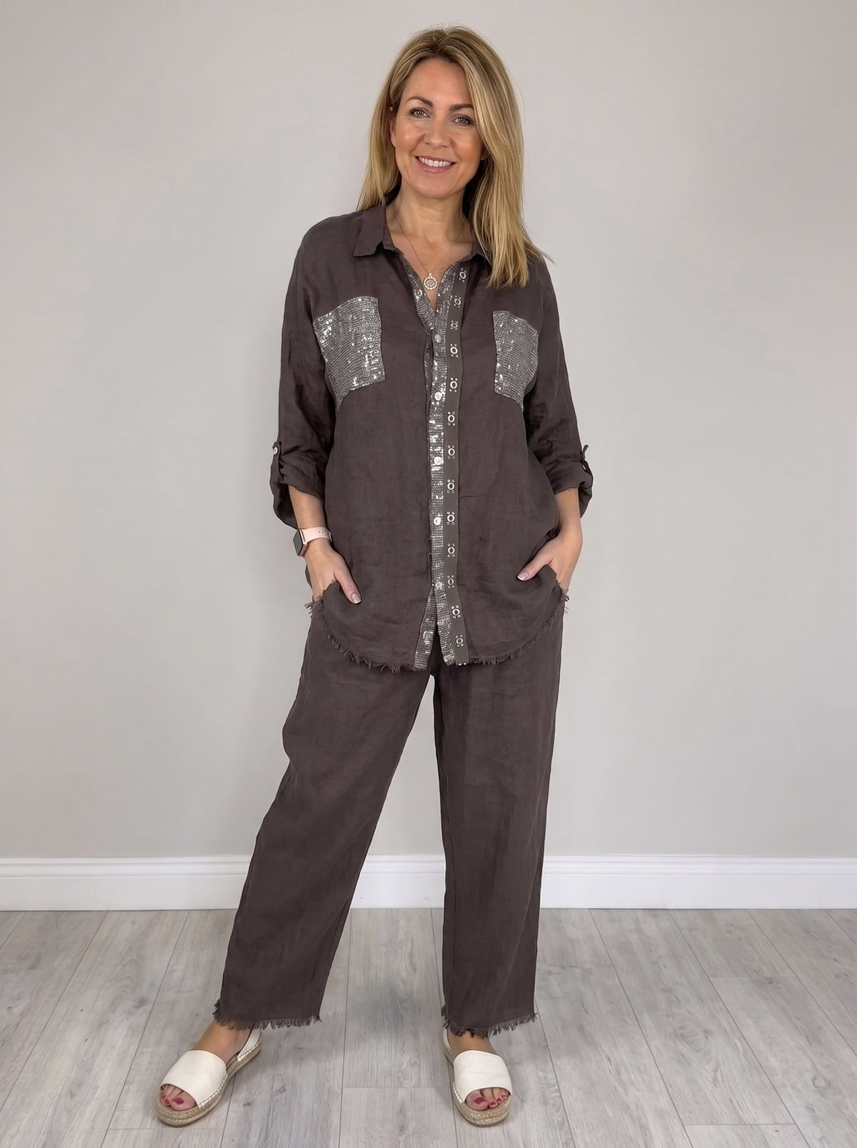 JOANNE | Sequin-trimmed blouse with wide-leg pants
