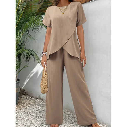 ANNETTE | Asymmetrical blouse and relaxed pants
