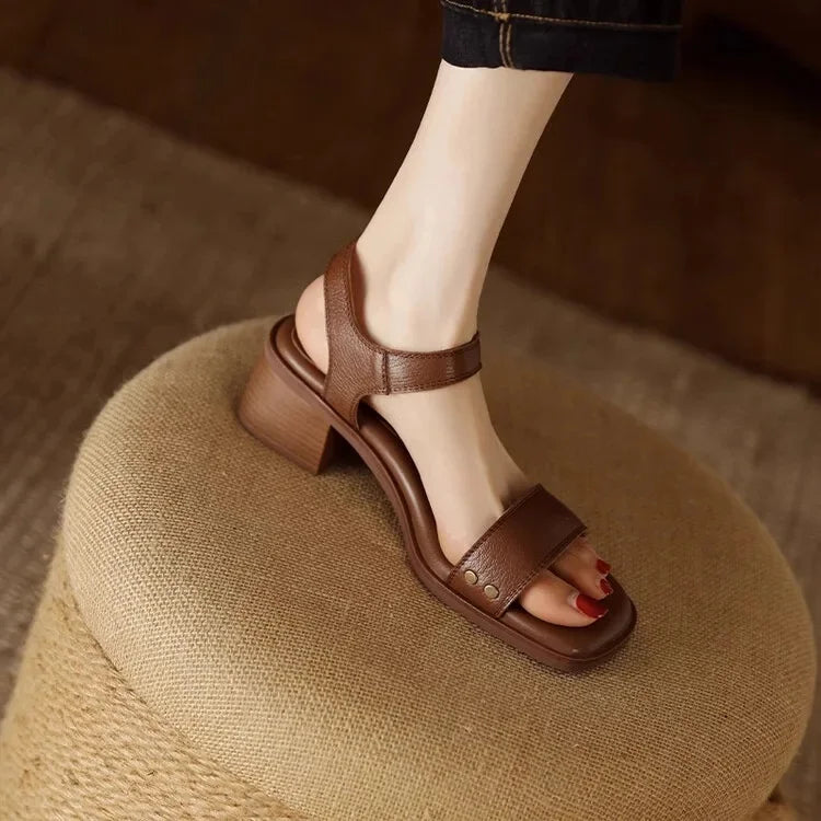 COLLEEN | Block heel sandals with an adjustable strap
