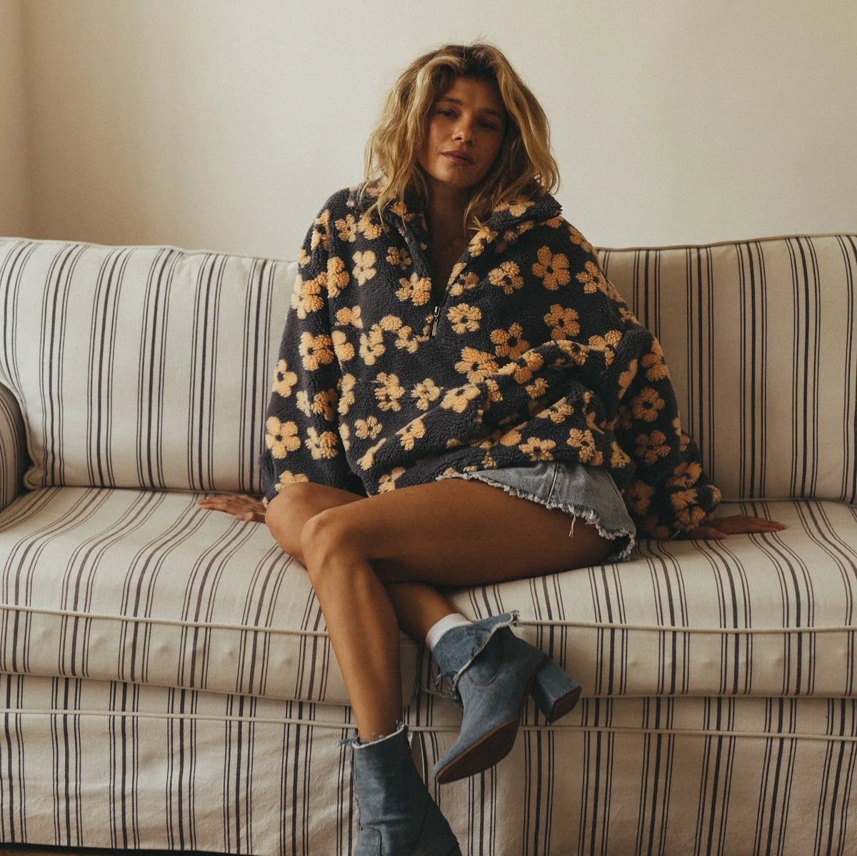 ELOISE | Lined half zip pullover with a floral print