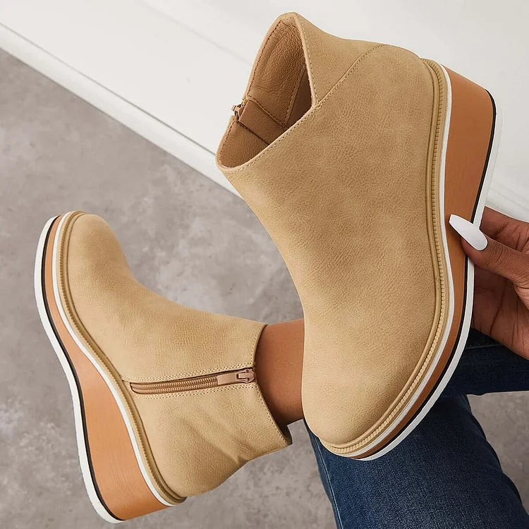 BERNADETTE | Ankle boots with a slip resistant sole