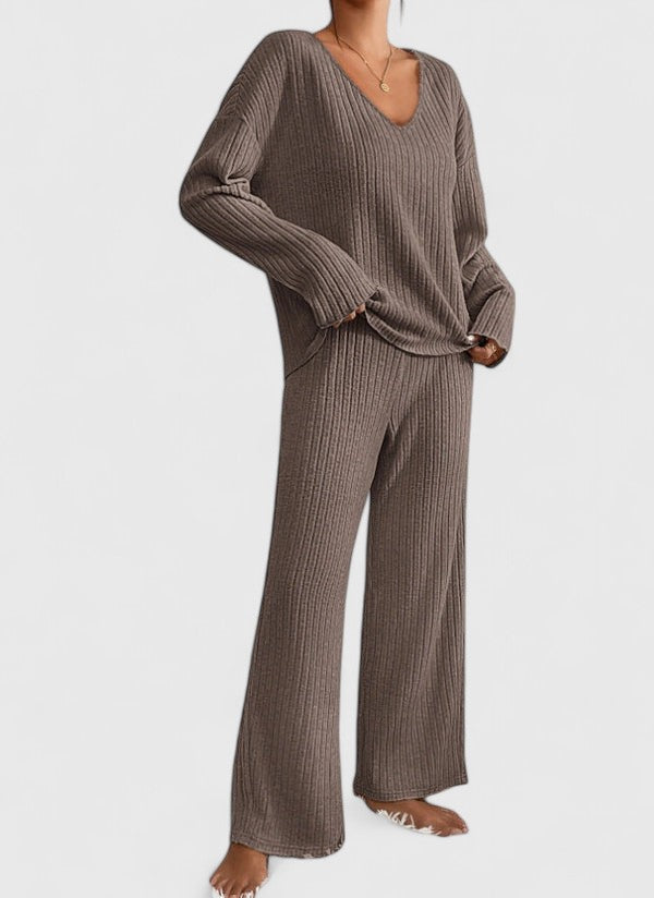 HELEN | V-neck sweater with wide-leg pants
