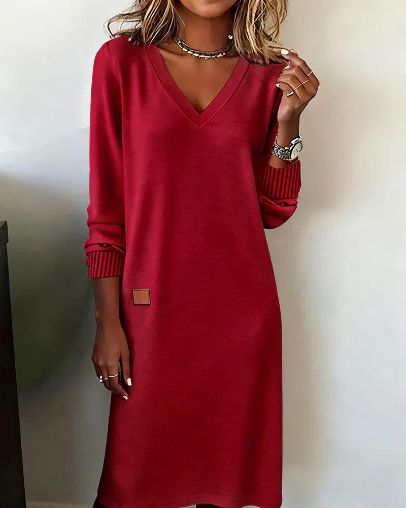 CYNTHIA | Midi dress with a V-neckline