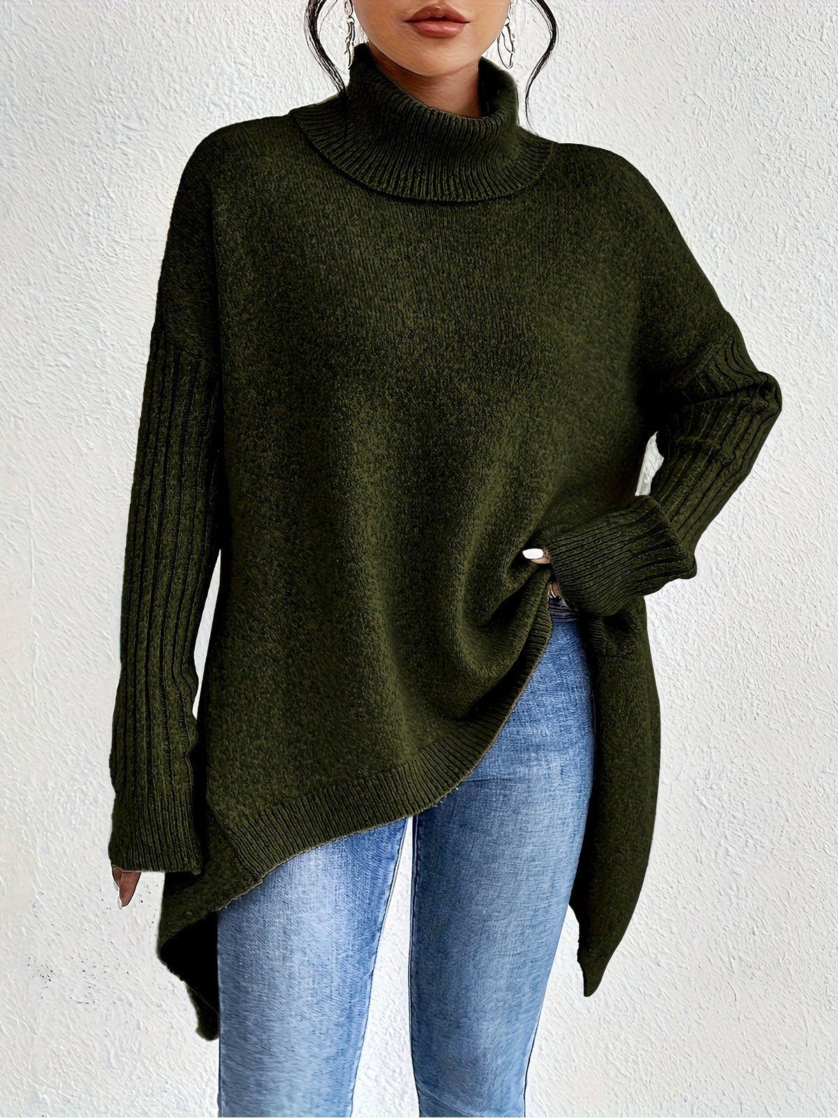 PHYLLIS | Turtleneck with a high-low hem