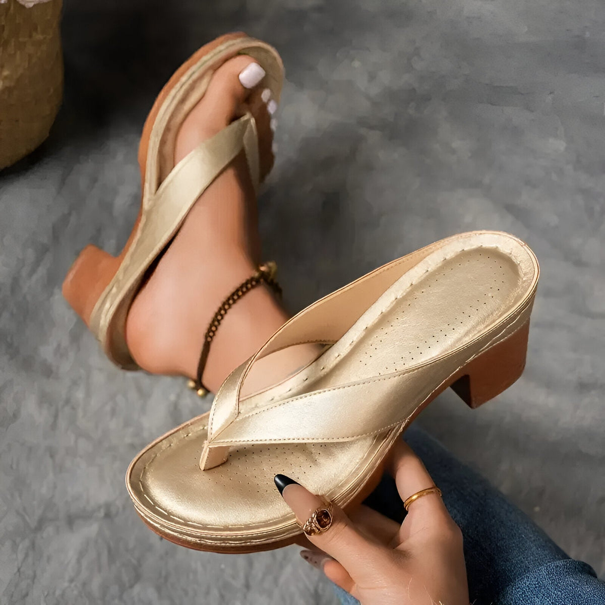 GLORIA | Slide mules with no fastening