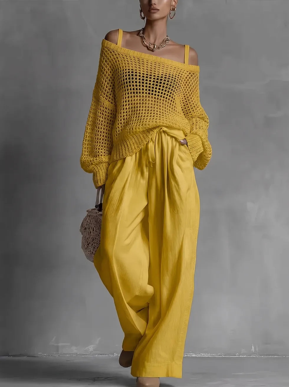 CLARA | Off-shoulder top with a high waistband